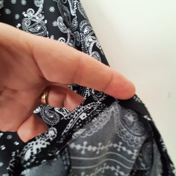 VAMP  women's top. Cowl Neck with 3/4 sleeves Size Medium - Picture 3 of 10